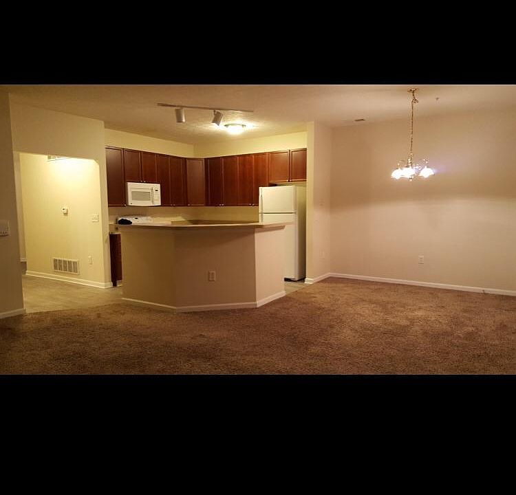 1st image of 775 Hidden Springs Dr