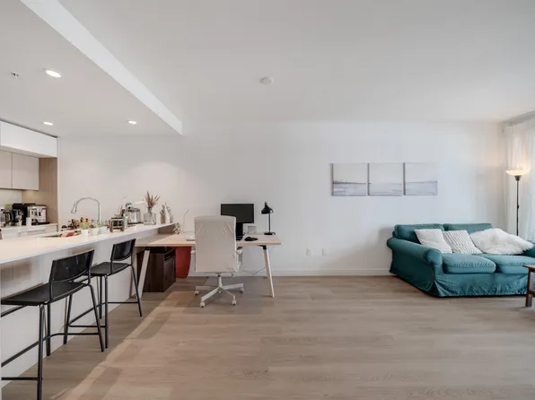 9580 Tower Rd #202, Burnaby, BC V5A 4X6