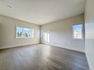 2323 W 22nd Ave, Vancouver, BC V6L1L8