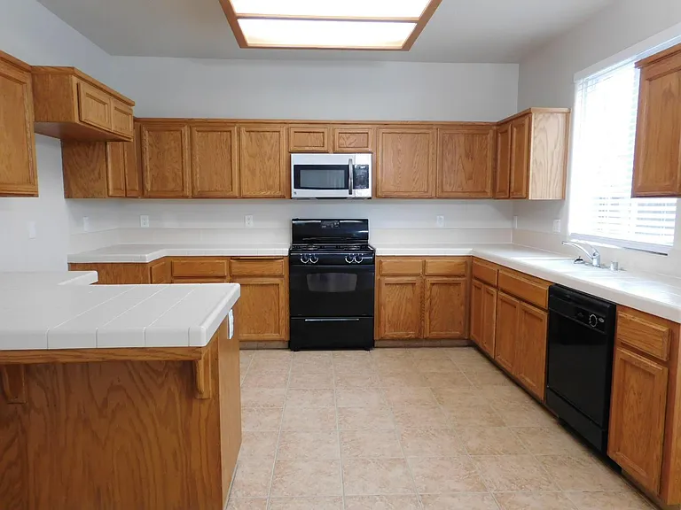 5294 W Norwich Ave — Photo 3