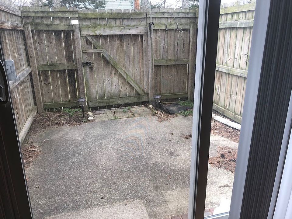 1st image of 2604 Cherrywood Ct