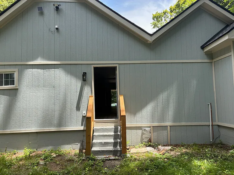 542 Elm St — Photo 3