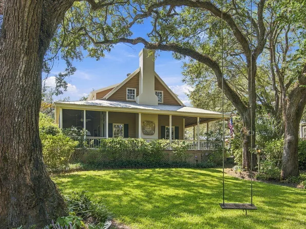 143 Live Oak Dr, Mount Pleasant, SC 29464