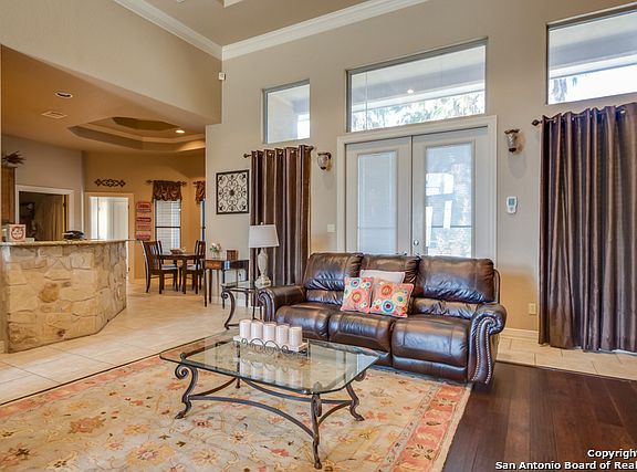 5th image of 2222 Windsor Pl