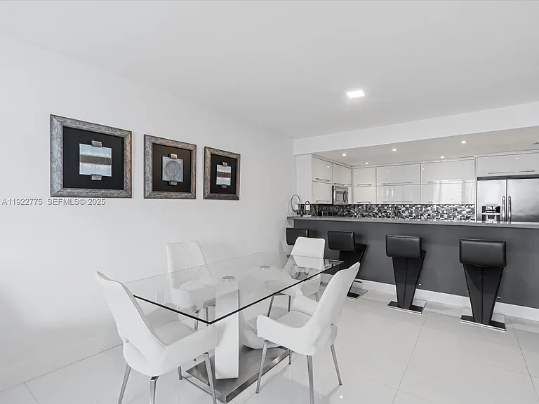 19370 E Collins Ave #627 — Photo 4