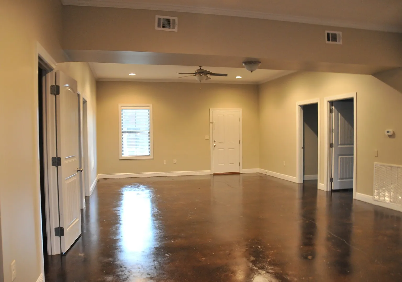 1420 Cloverdale — Photo 3