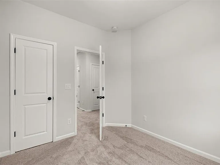 741 Payton Ln — Photo 32