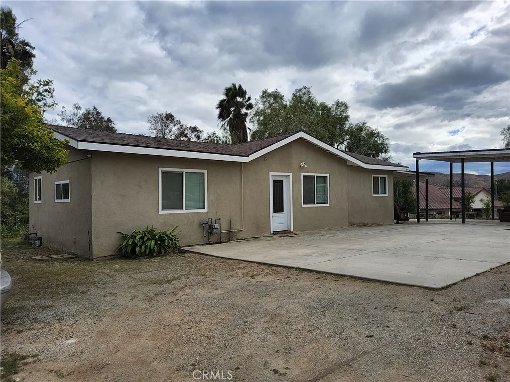 Building Photo - 10515 Cypress Ave