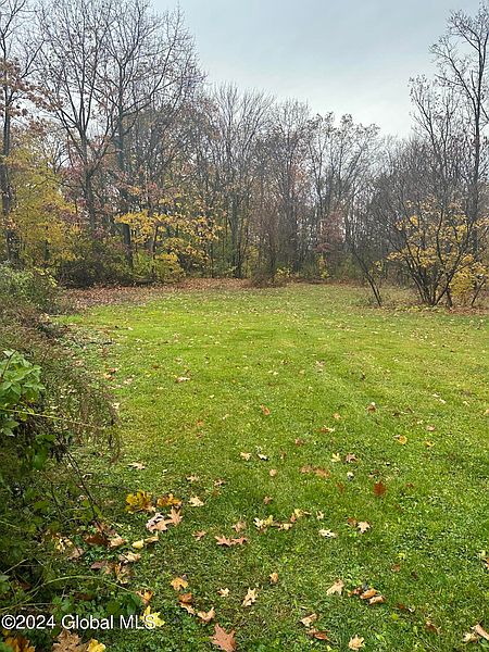 4th image of 2588 Grandview Avenue