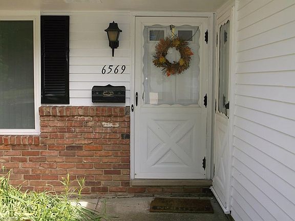 3rd image of 6569 Arbordale Ave