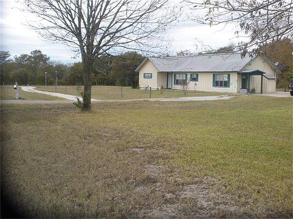 3rd image of 3032 Highway 105 E