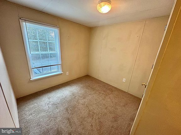 5th image of 32 Park Ln
