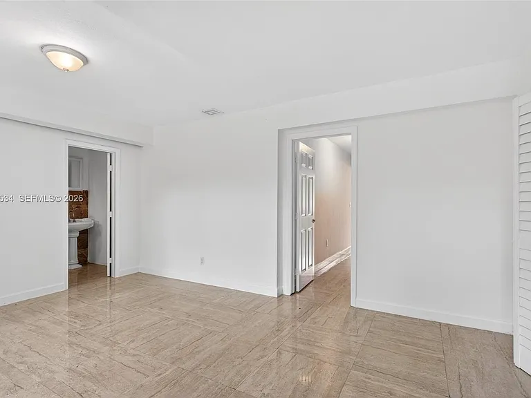 1350 NE 149th St #2 — Photo 20