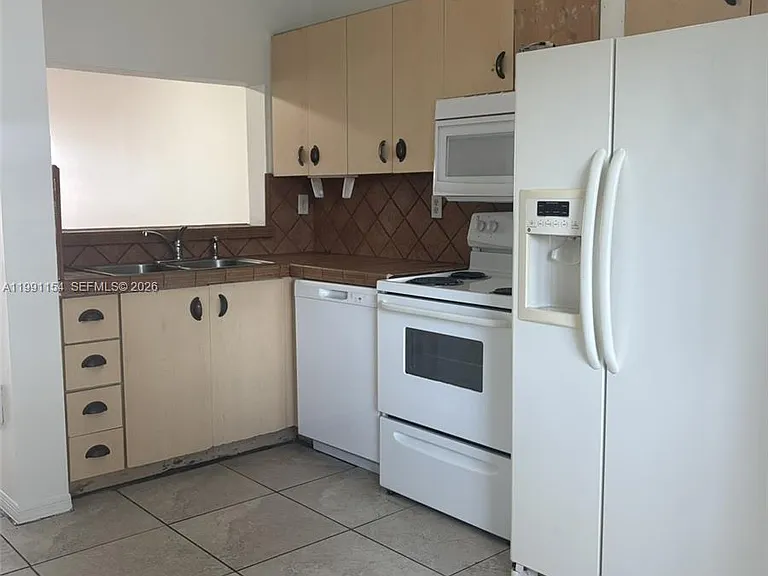 6425 SW 130th Pl #704 — Photo 7