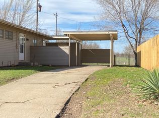 1404 SW Clearview Ln, Topeka, KS 66619