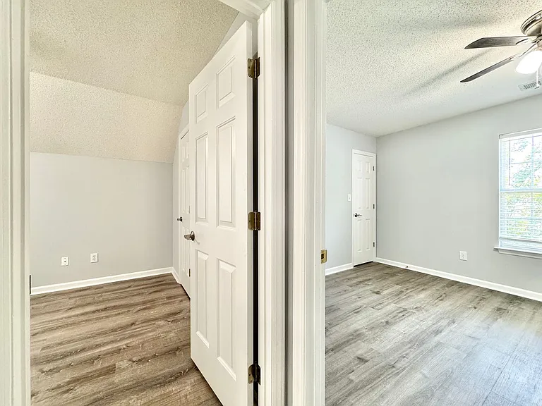 1 Cambridge Oak Cir — Photo 15