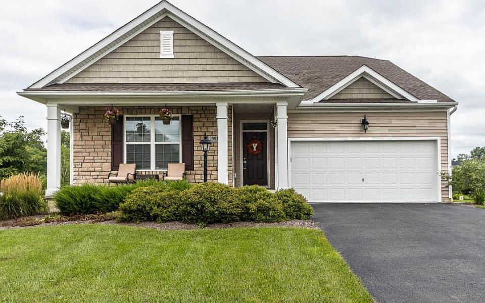 1st image of 209 Rosscommon Dr