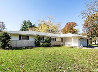 17 Lillian Ln, Yorkville, IL 60560