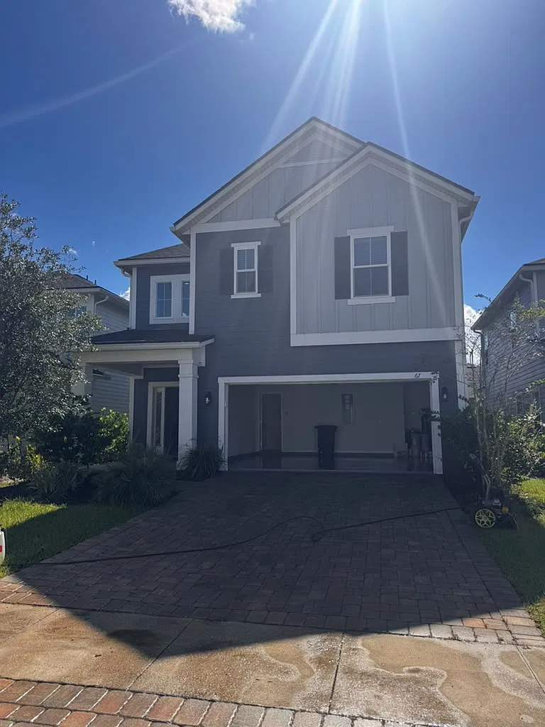 4 bed, 2500 sqft, $2,799 — Photo 1