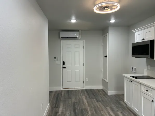 1453 Bellglen Dr, Las Vegas, NV 89128