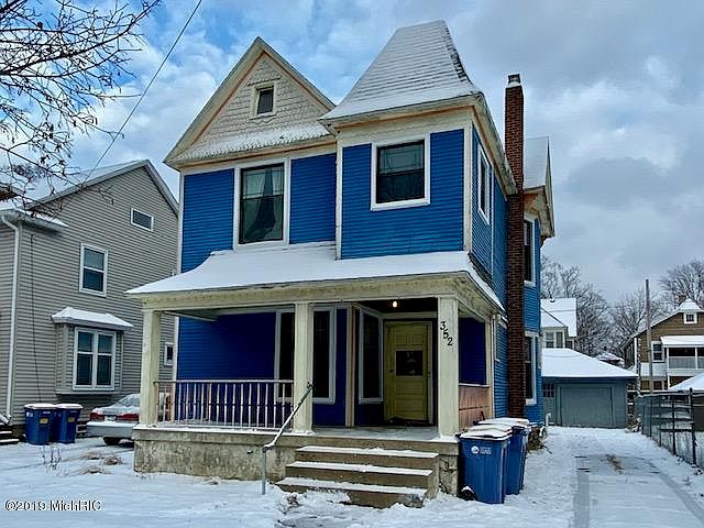 1st image of 352 Carlton Ave SE