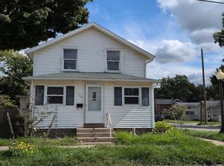 124 S Jackson St, Ionia, MI 48846