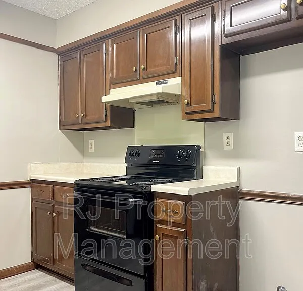 6600 Stockport Dr — Photo 10