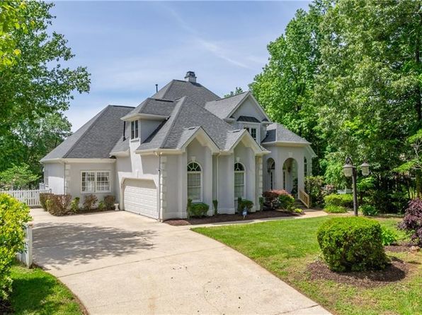 5309 Highstream Ct, Greensboro, NC 27407