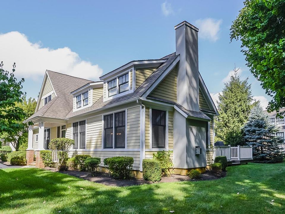1st image of 78 Thornbrooke Dr