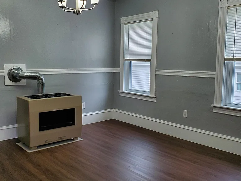 363 Osborn St — Photo 2