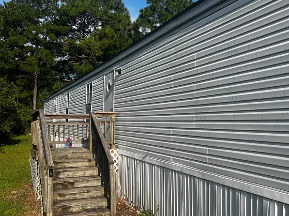 180-2 Dixon Rd, Holly Ridge, NC 28445