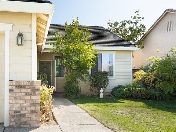 4th image of 1712 Shoreline Dr