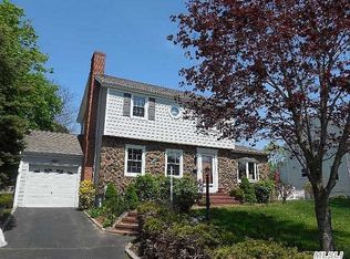 23 Girard Ave, Bay Shore, NY 11706