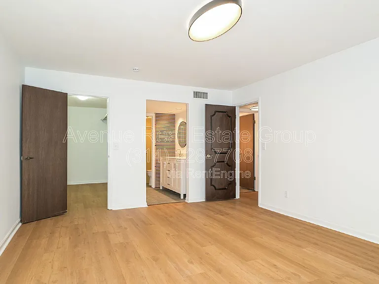 590 Sarah Ln #301 — Photo 16