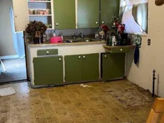 2nd image of 409 N San Gabriel Ave