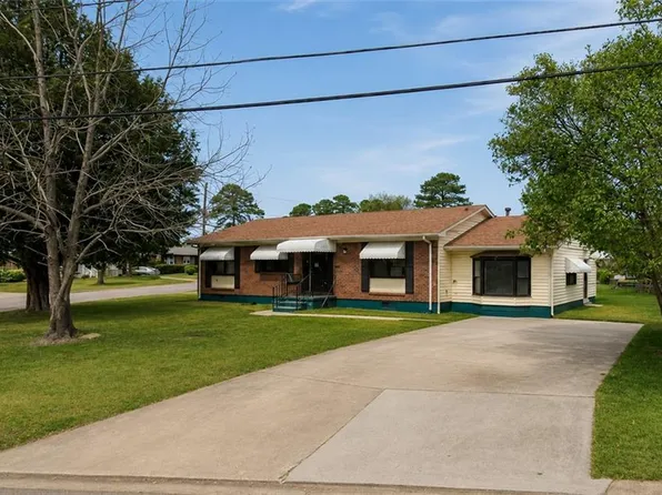 1112 Warfield Dr, Portsmouth, VA 23701