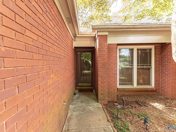 3rd image of 132 Dawn Dr