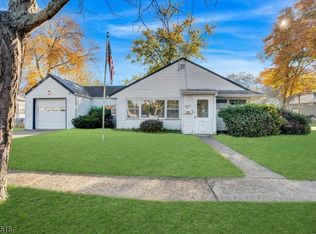 74 Hahn Ave, Rochelle Park, NJ 07662