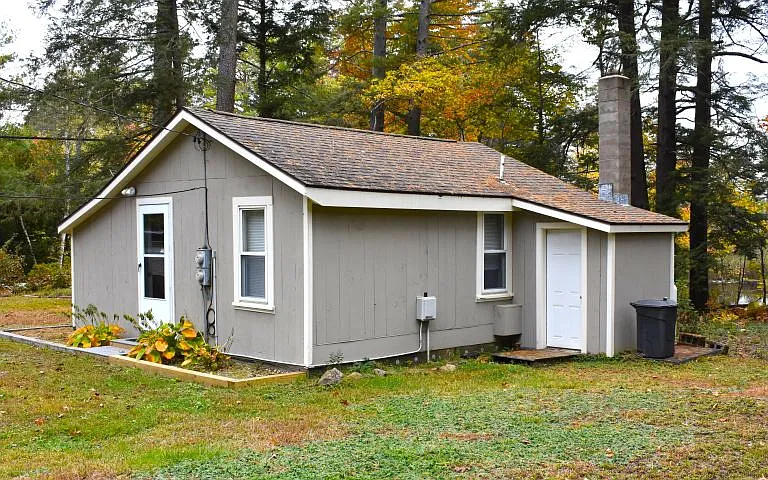 239 Squantum Rd — Photo 8