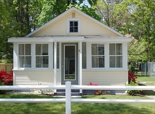 4 Bisbee St, Wareham, MA 02571