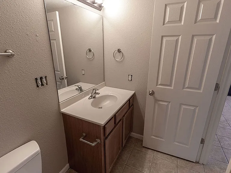 1302 E Brown School Rd — Photo 13