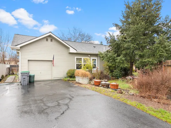 7860 Ajax St, White City, OR 97503