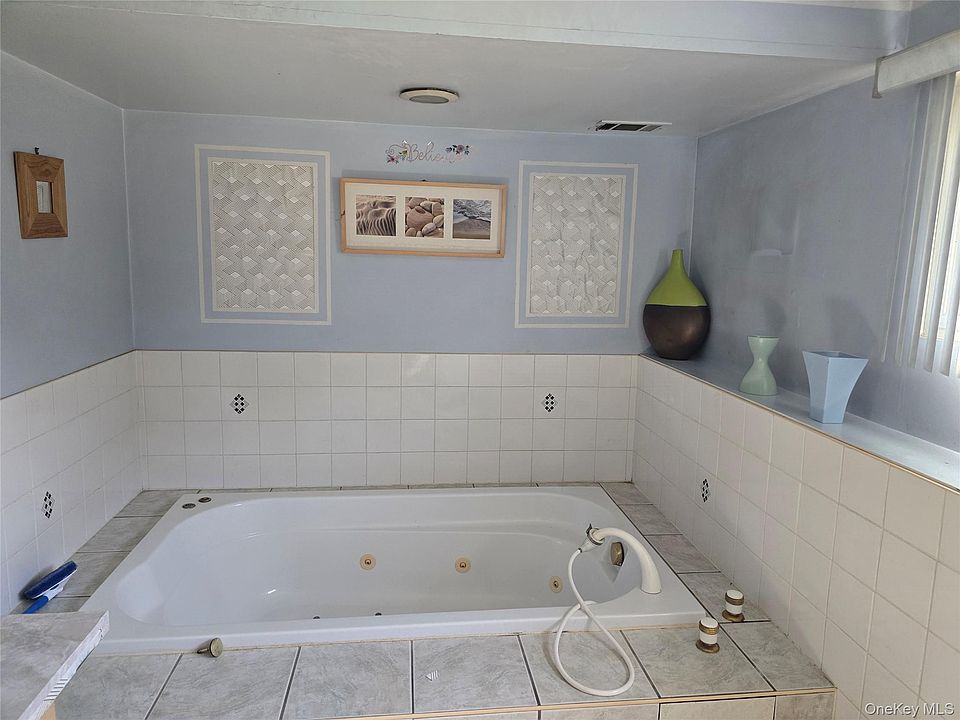 2nd image of 43 Newtown Avenue