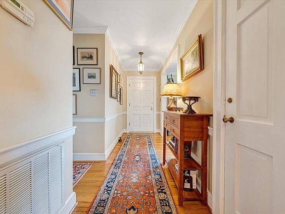 3rd image of 74 Hilltop Cir