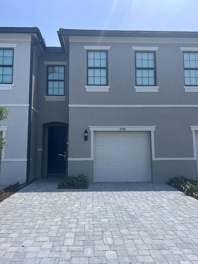 2280 Appleton Circle South - 2280-Seacrest — Photo 4