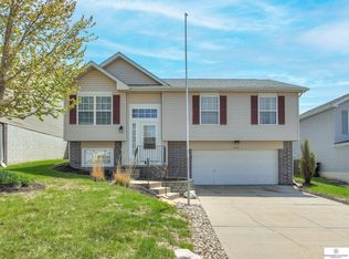 17829 Lillian St, Omaha, NE 68136