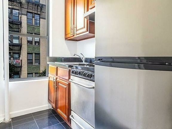 2nd image of 86 E 4th St #27