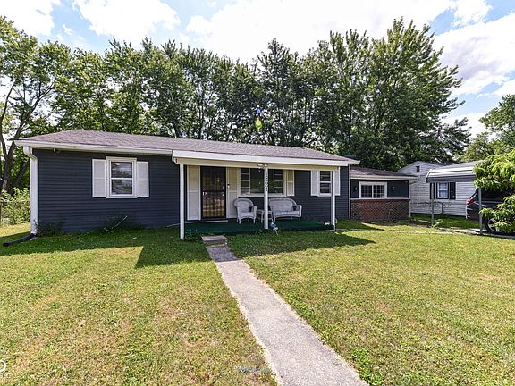 2nd image of 1421 Phillips Dr
