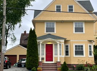 1358 Narragansett Blvd, Cranston, RI 02905