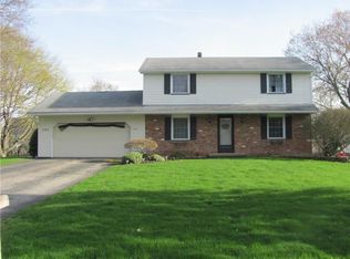 733 Mont Vista Ln, Webster, NY 14580